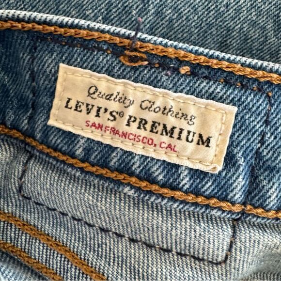Levi's Wedgie Straight Button Fly Cropped Hi-Rise Jeans in Jive Size 26 - Picture 11 of 13